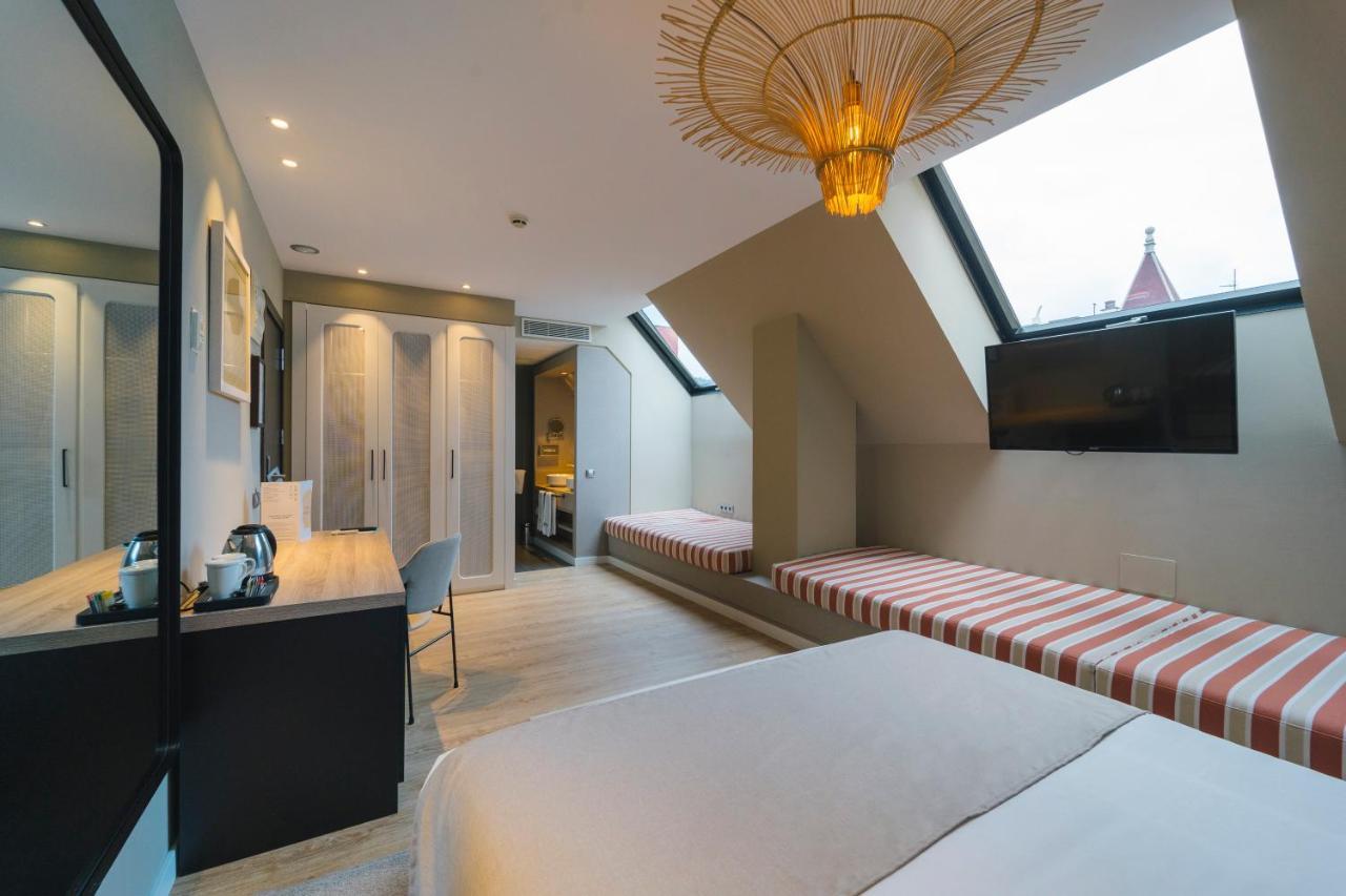 Superior Room with Extra Bed (3 Adults)