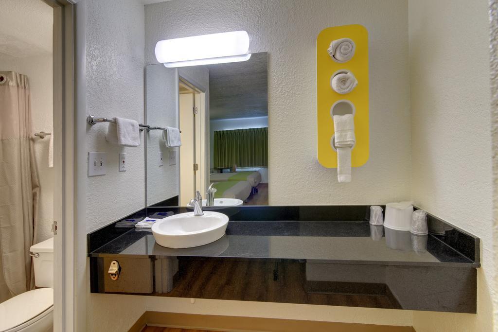 Quadruple Room Disability Access Roll Shower,704696461:JPEG