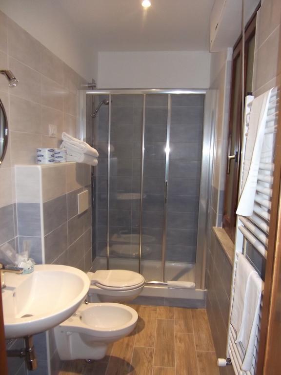 Standard Double Room,124487607:JPEG