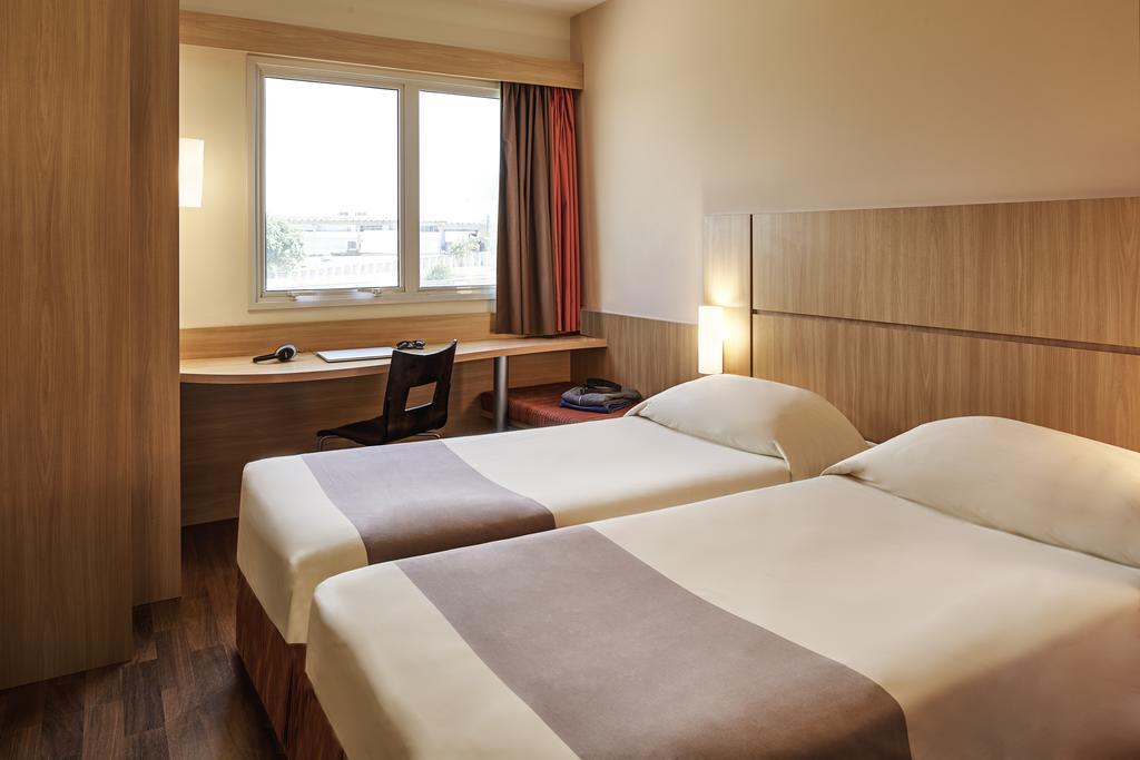 Standard Twin Room,124845498:JPEG