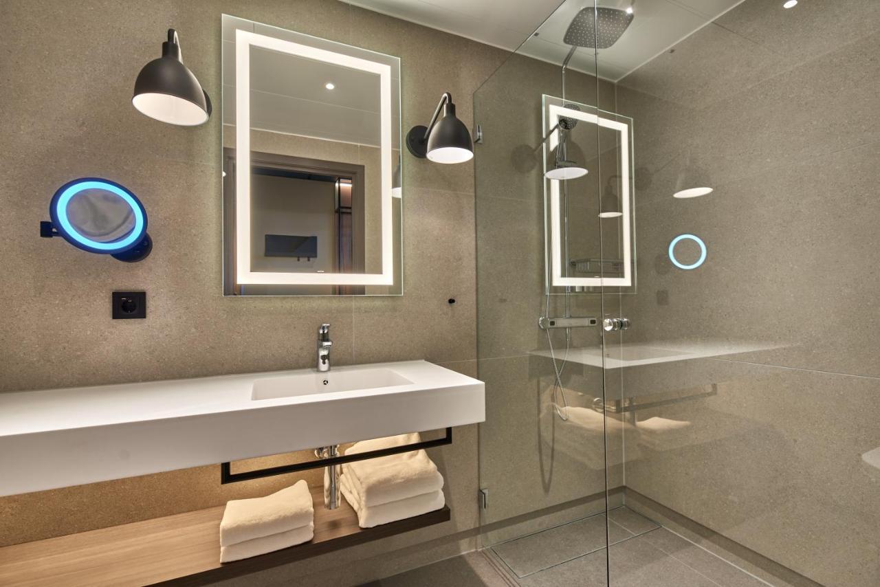 Family Room - Panoramic View,1248619999:JPEG