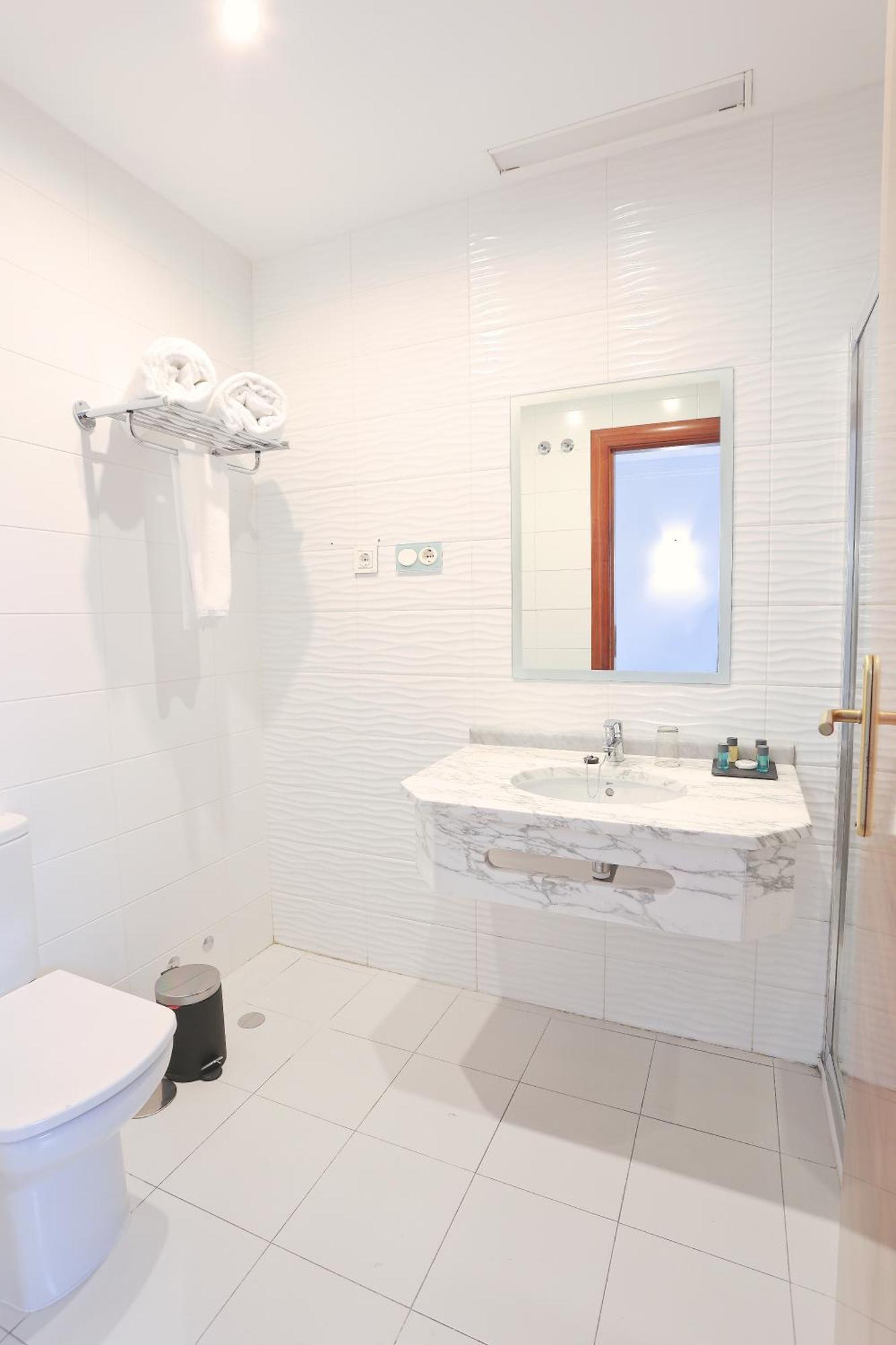 Standard Double Room,1747190029:JPEG