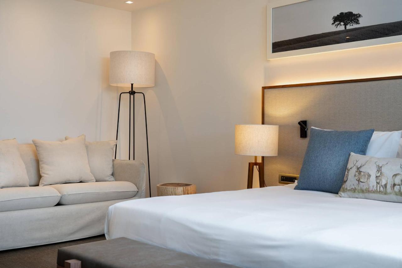 Quarto Duplo ou Twin com Vista Jardim e Piscina