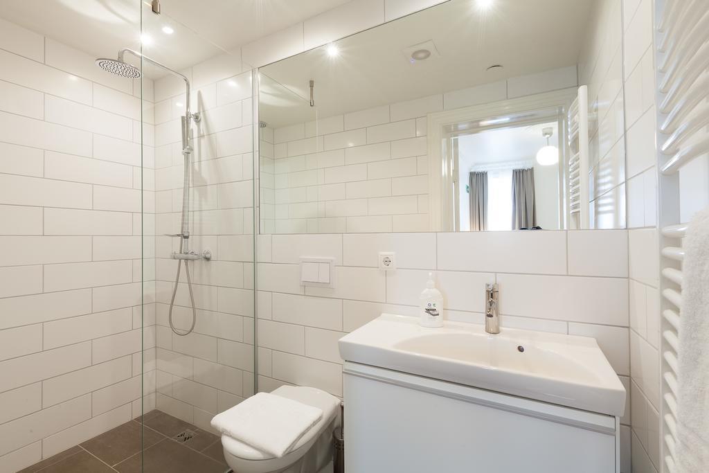 Tweepersoonskamer met 1 of 2 Bedden en Eigen Badkamer