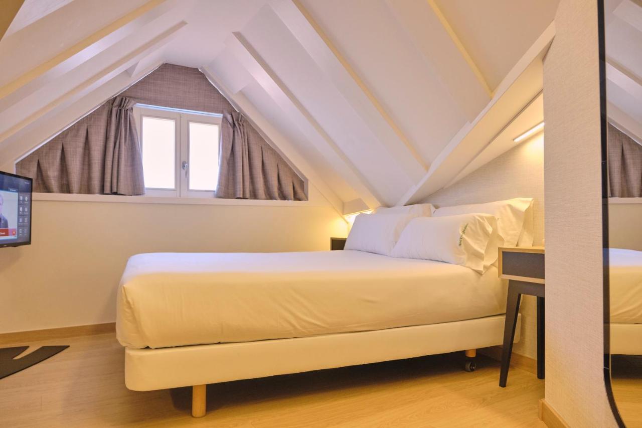 Single Room,1590350728:JPEG