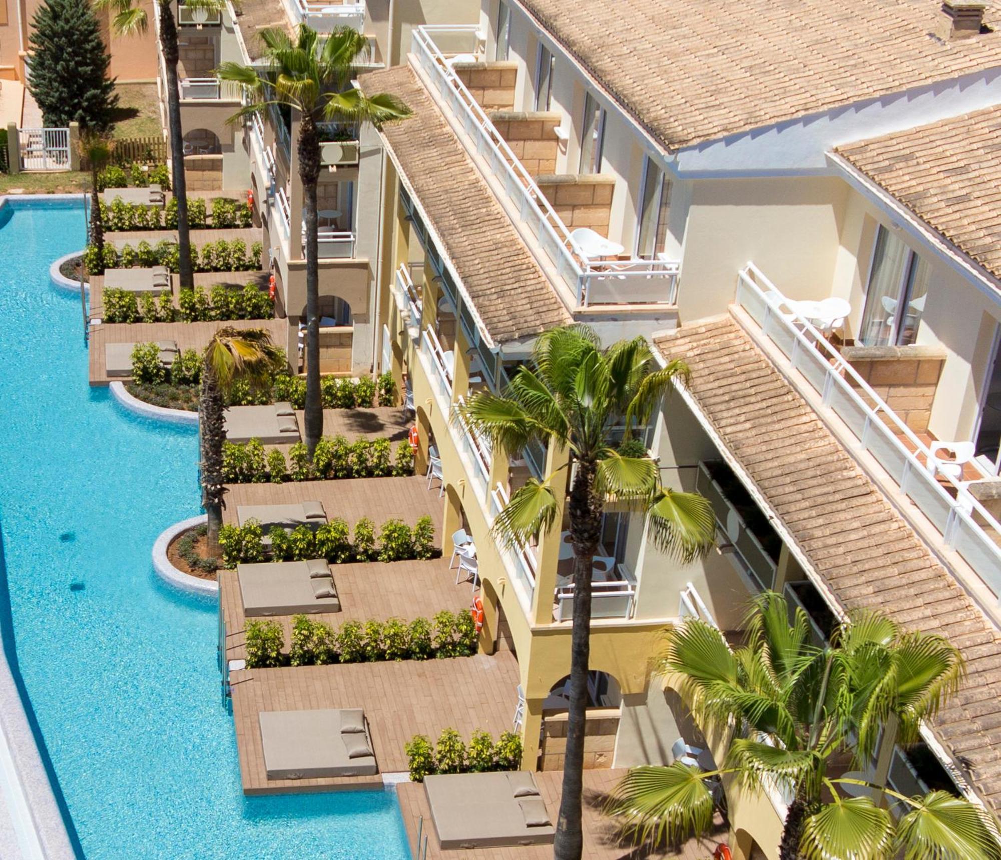 Suite Familiare Superior con Accesso Piscina