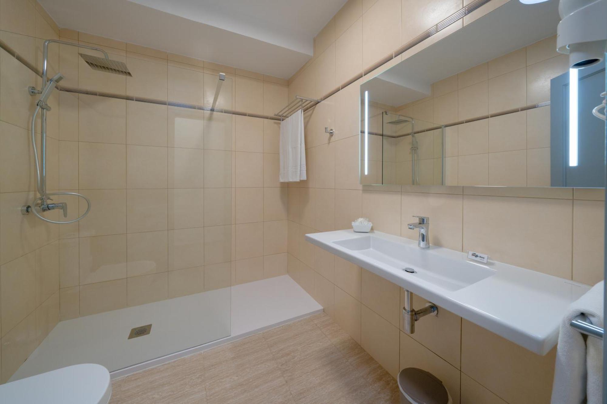 Appartement 2 Chambres (4 Adultes)