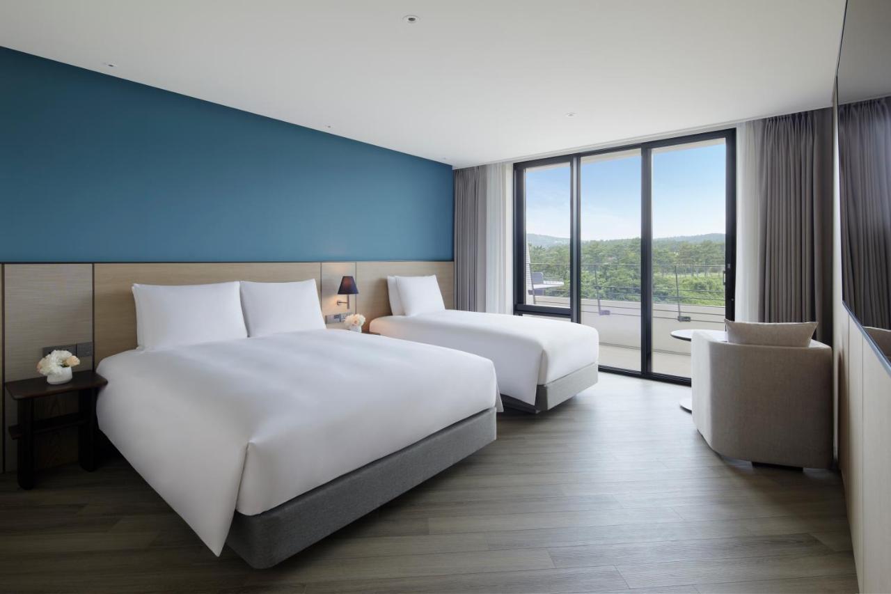 Deluxe Family Twin Room