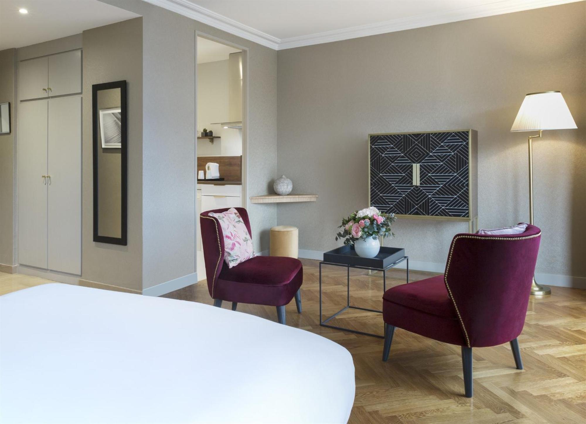 Deluxe,1273877572:JPEG