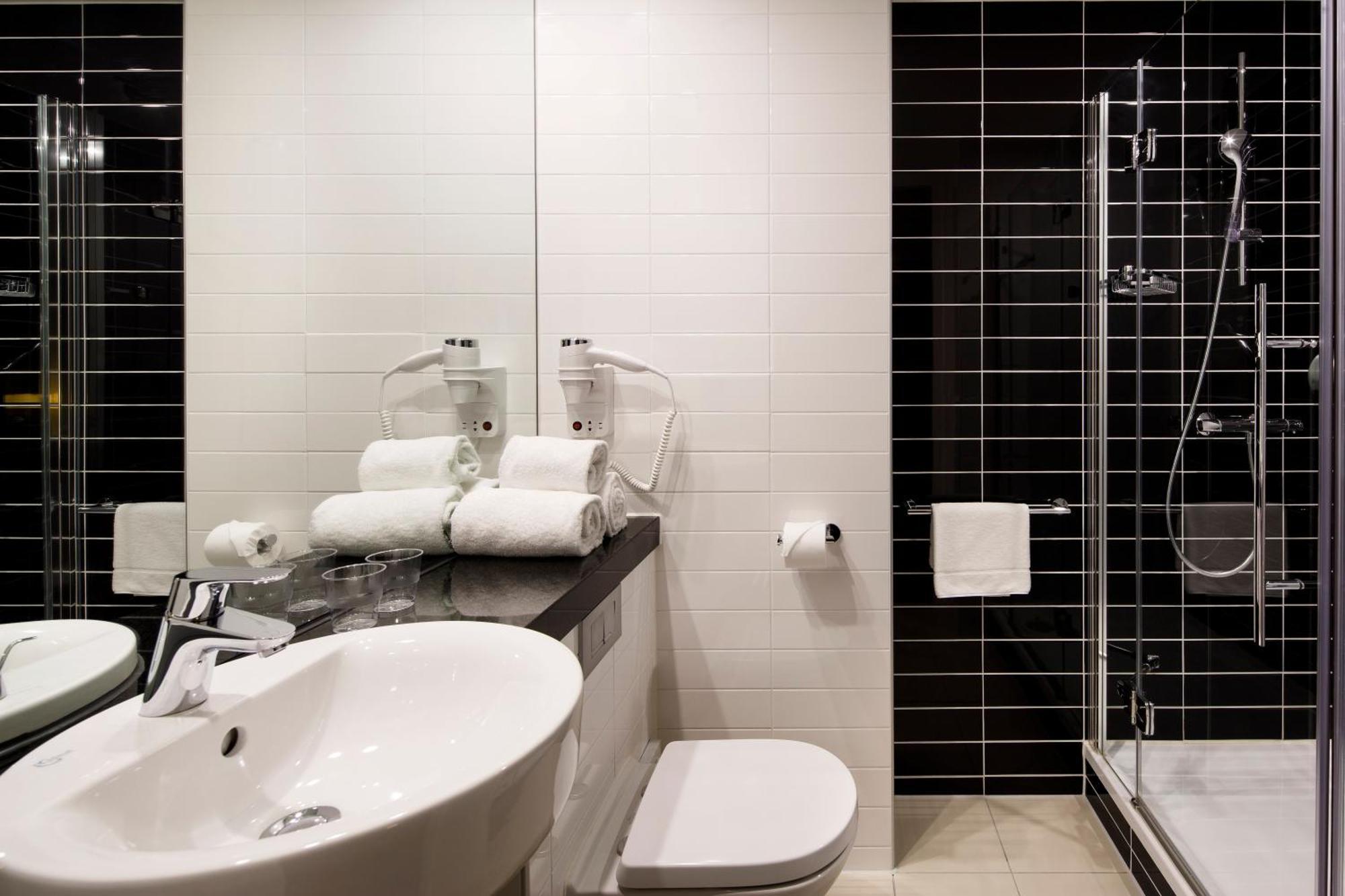 Standard Room with Free Breakfast