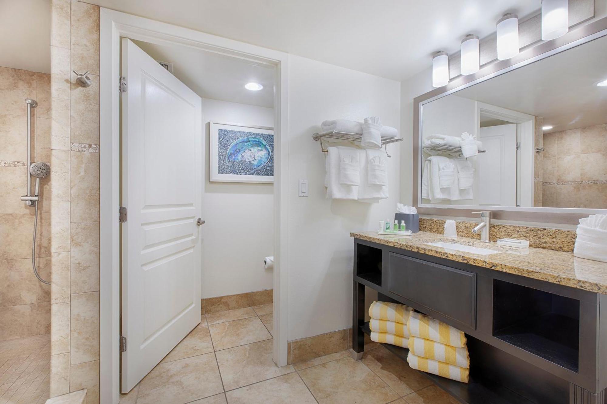 One-Bedroom Suite with Oceanfront