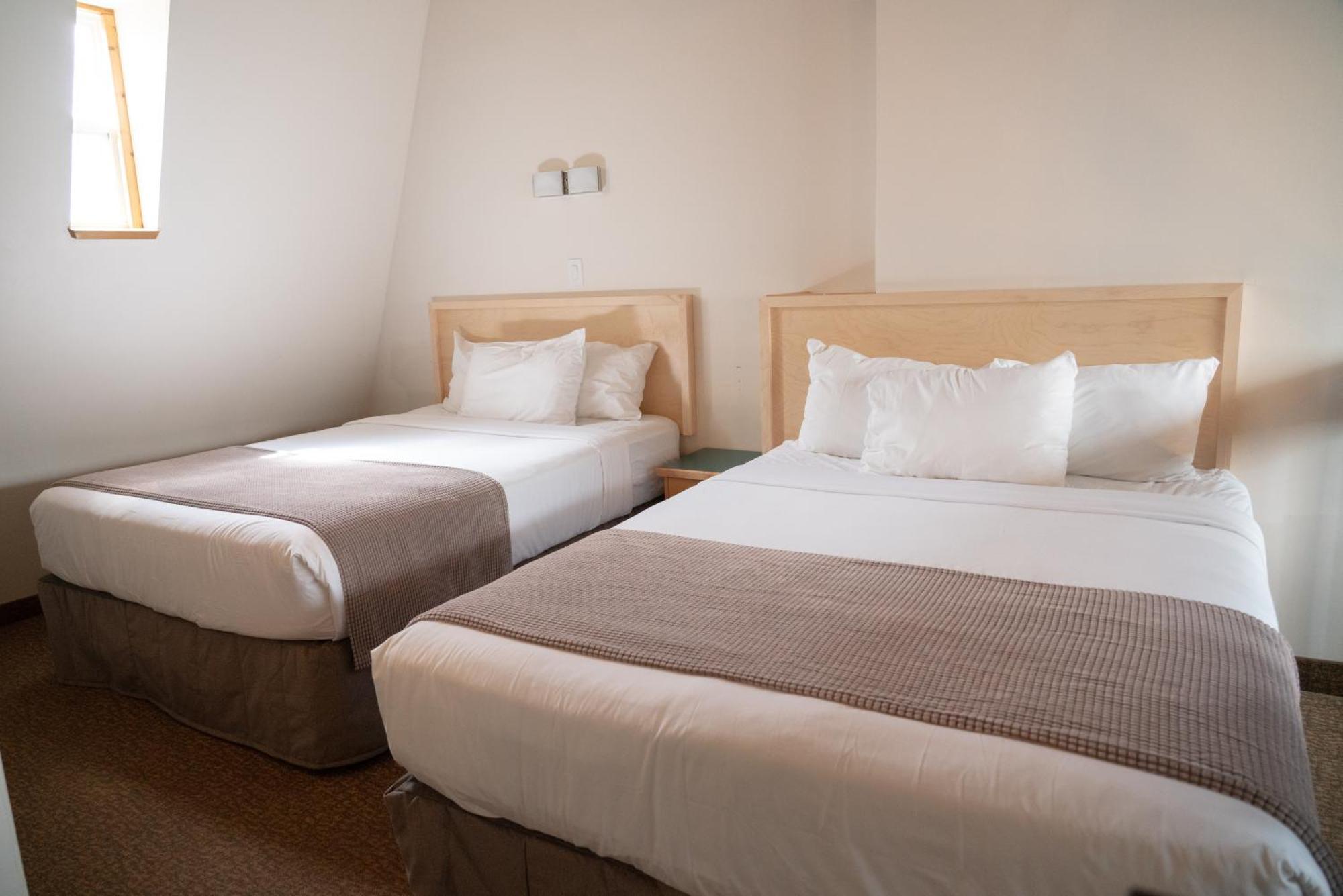 Loft Suite Queen Two Doubles