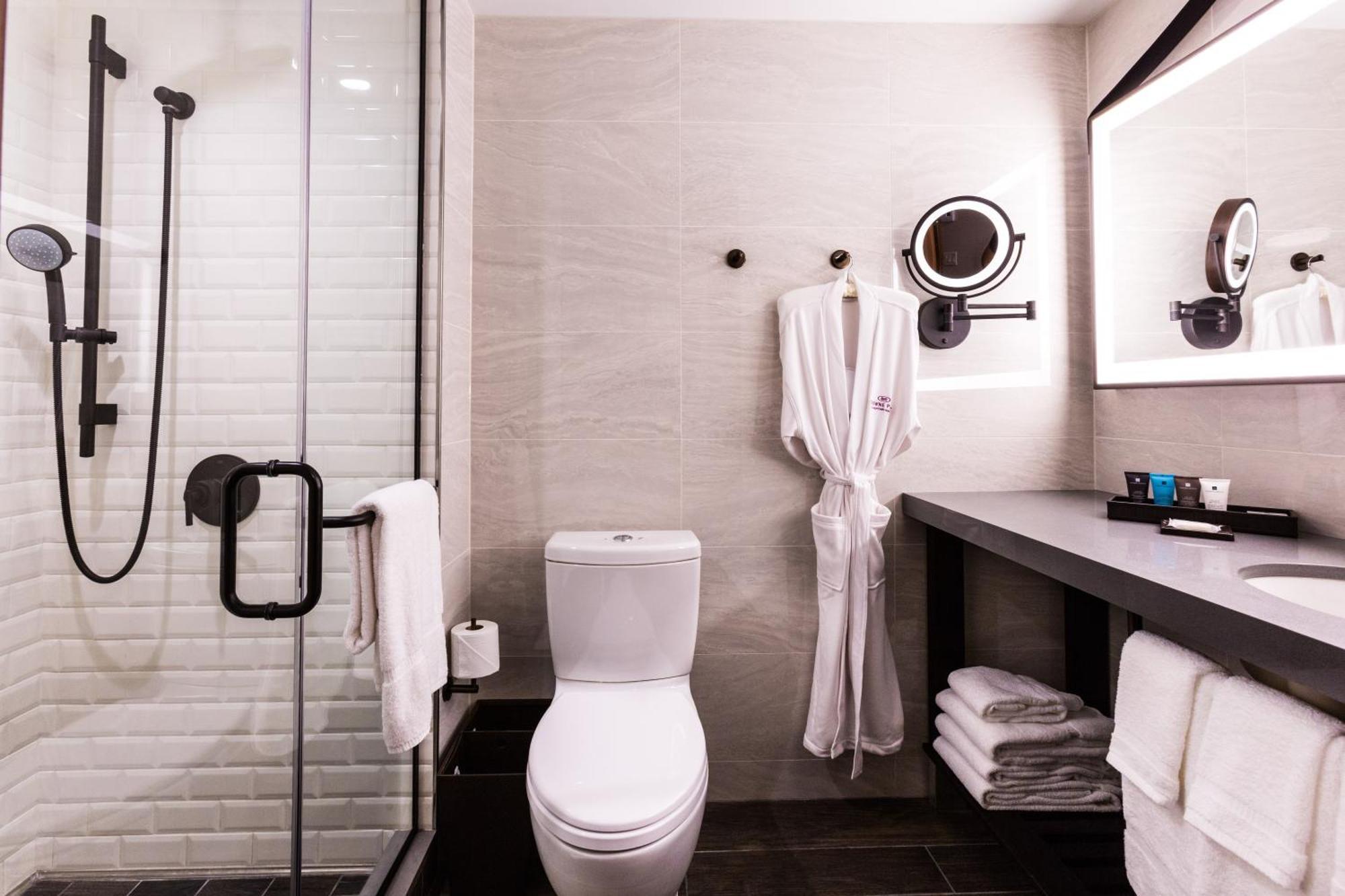 One-Bedroom King Suite Roll Shower Mobility Access