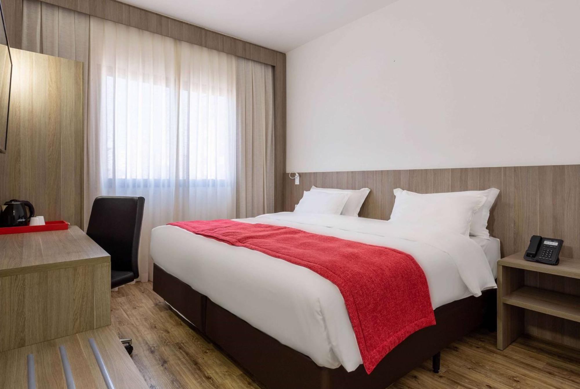 Standard Queen Room,1282768201:JPEG