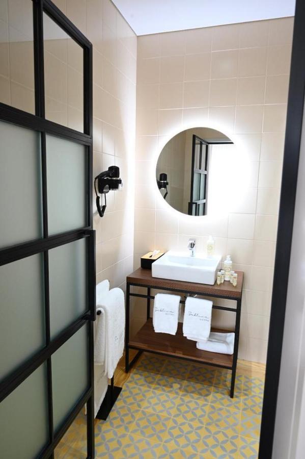 Family Room with Private Bathroom,1271134597:JPEG