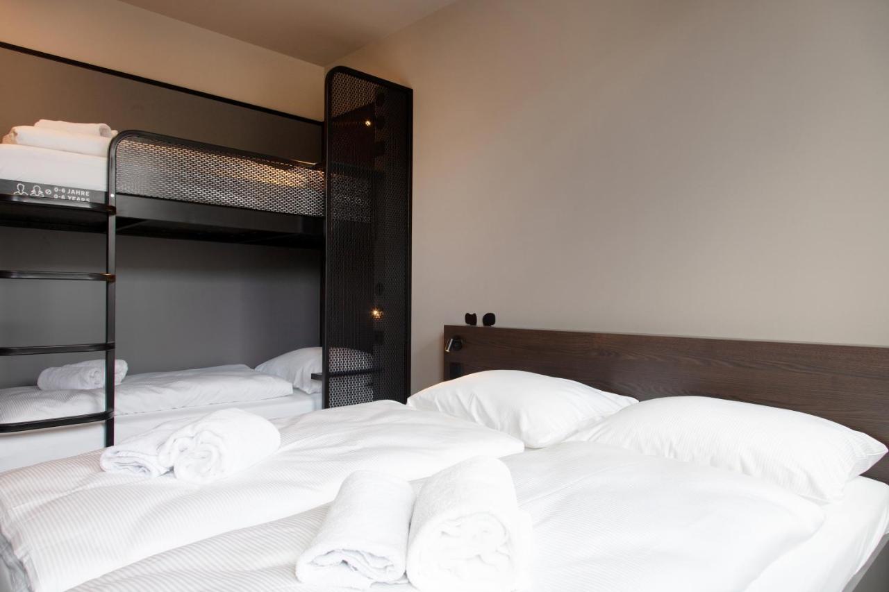 Posto Letto in Dormitorio Misto con 4 Letti