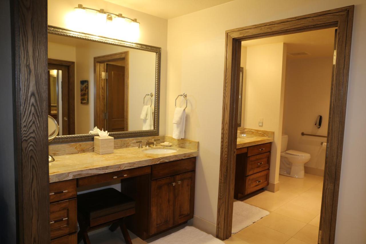 Quarto Deluxe Queen com 2 Camas Queen-size e Lareira