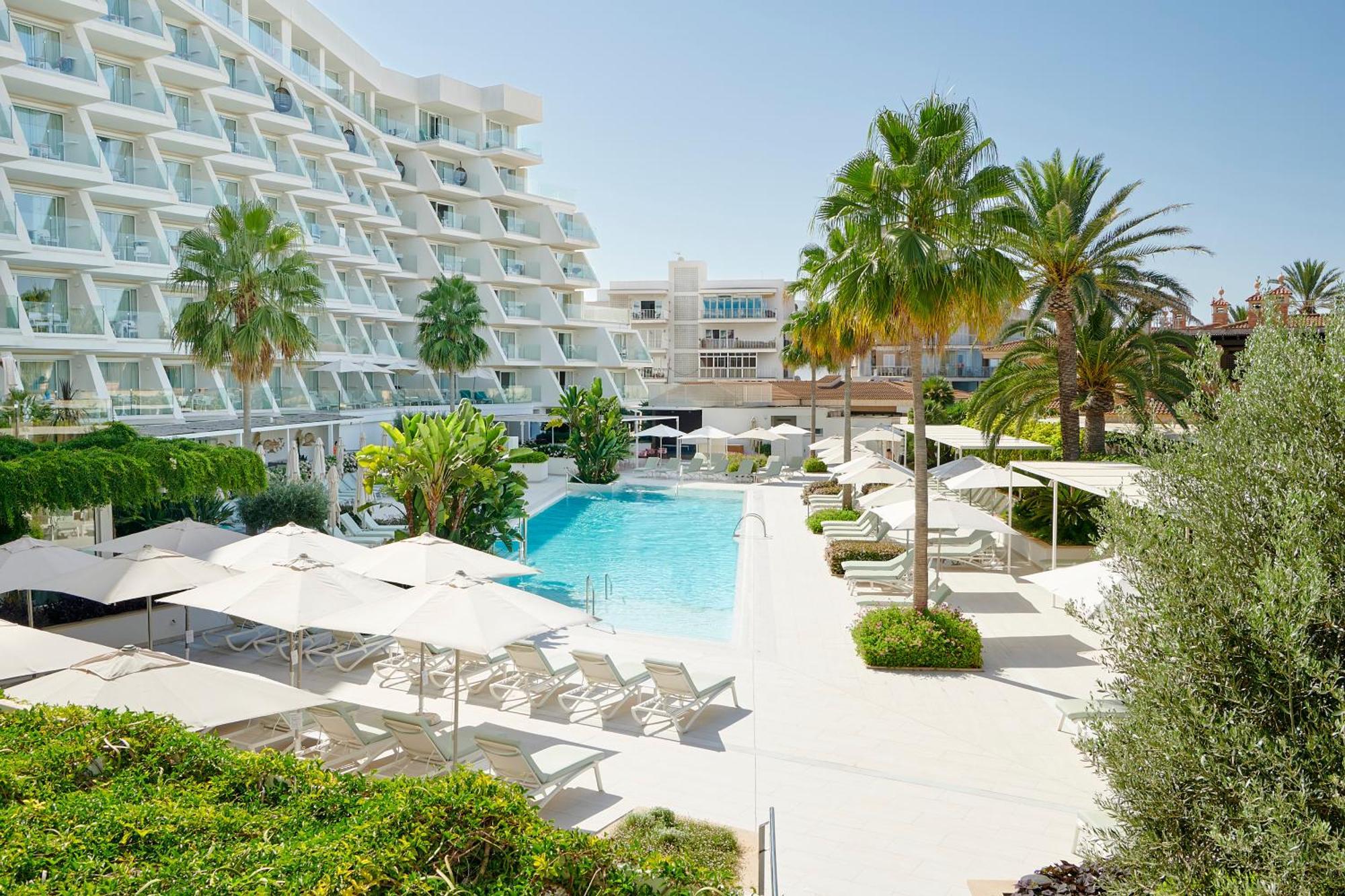 Double Room Pool View