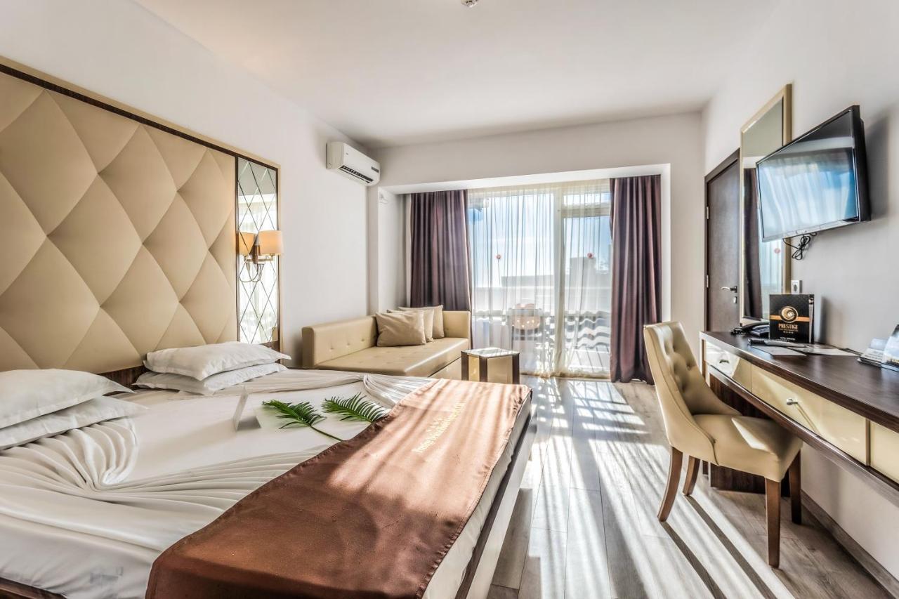 Deluxe Double or Twin Room with Balcony - Free Aquapark Access