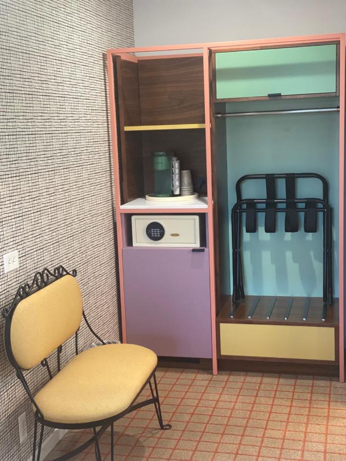 Quarto Duplo com 2 Camas de Casal