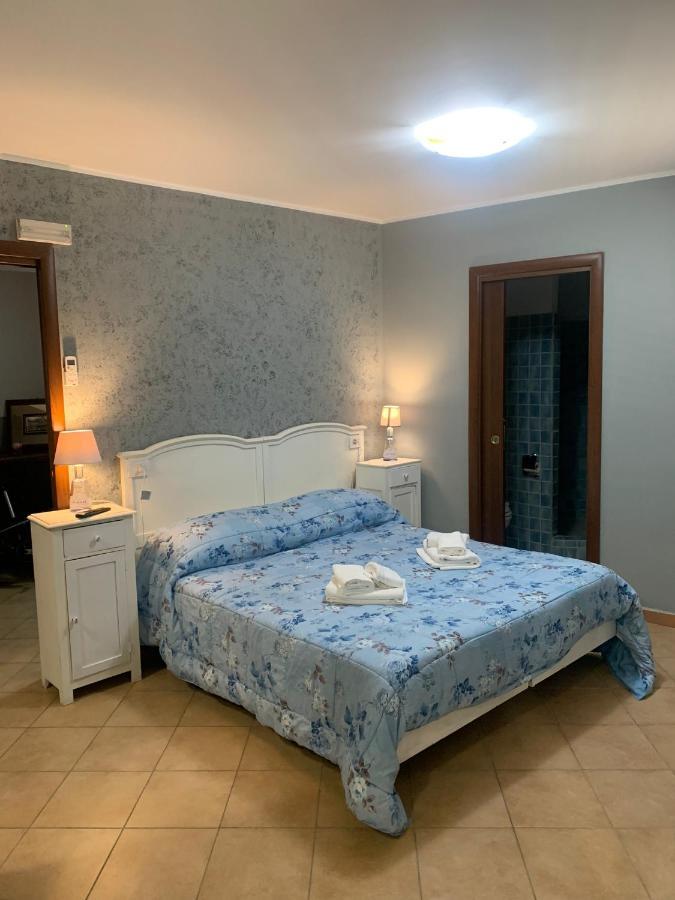 Deluxe Suite with Spa Bath,1336698614:JPEG