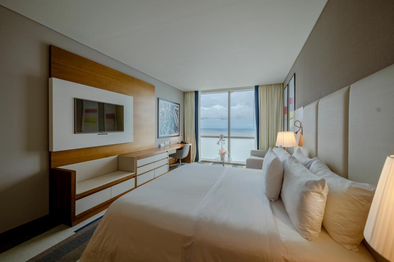 Quarto Clássico com Cama King-Size e Vista do Mar