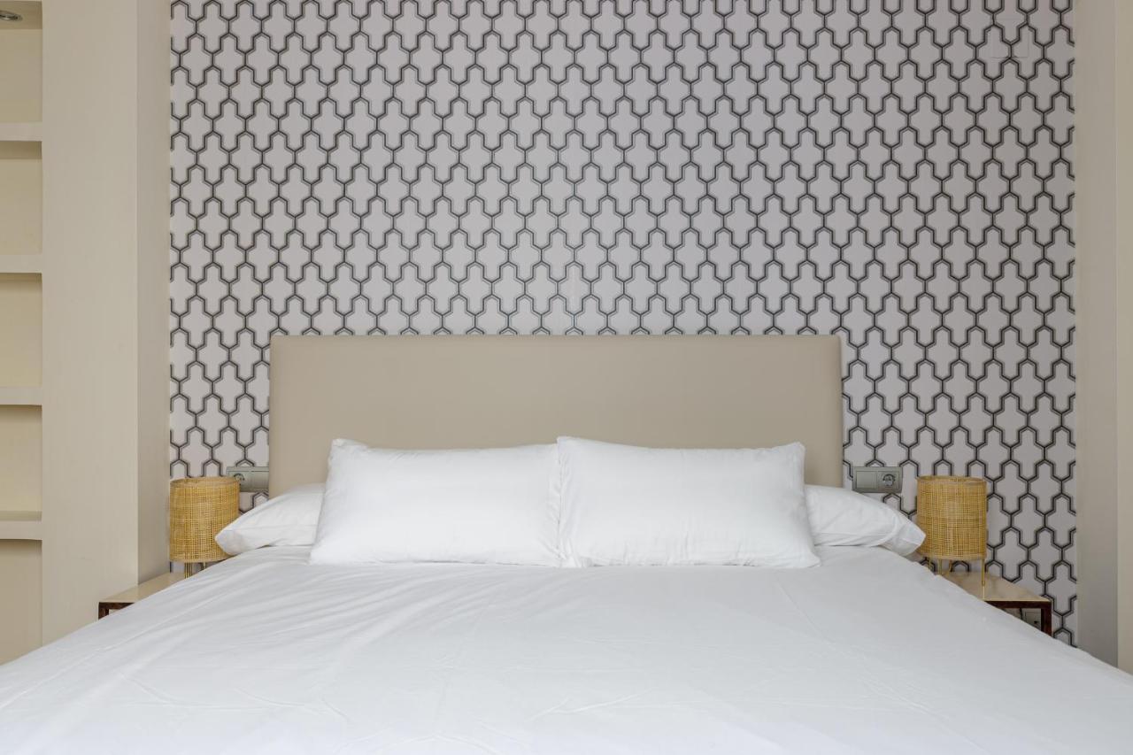 Small Double Room,1351406434:JPEG
