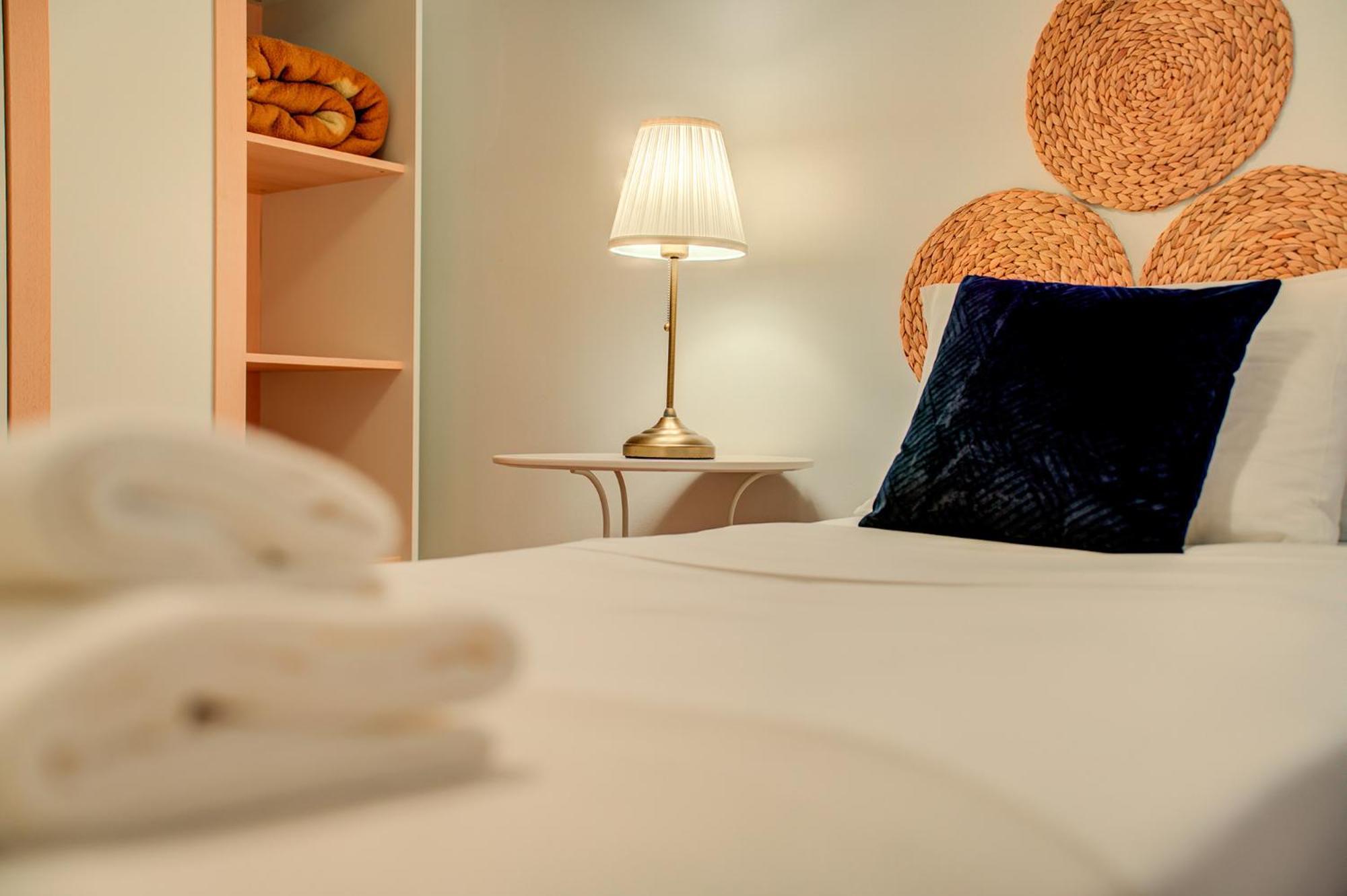 Quarto Individual com Casa de Banho Partilhada