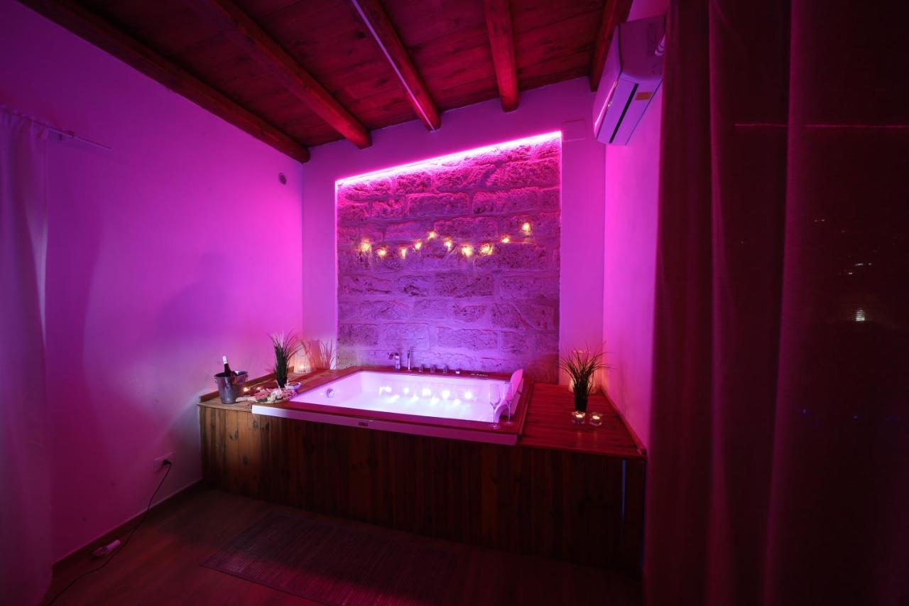 King Room Spa Bath