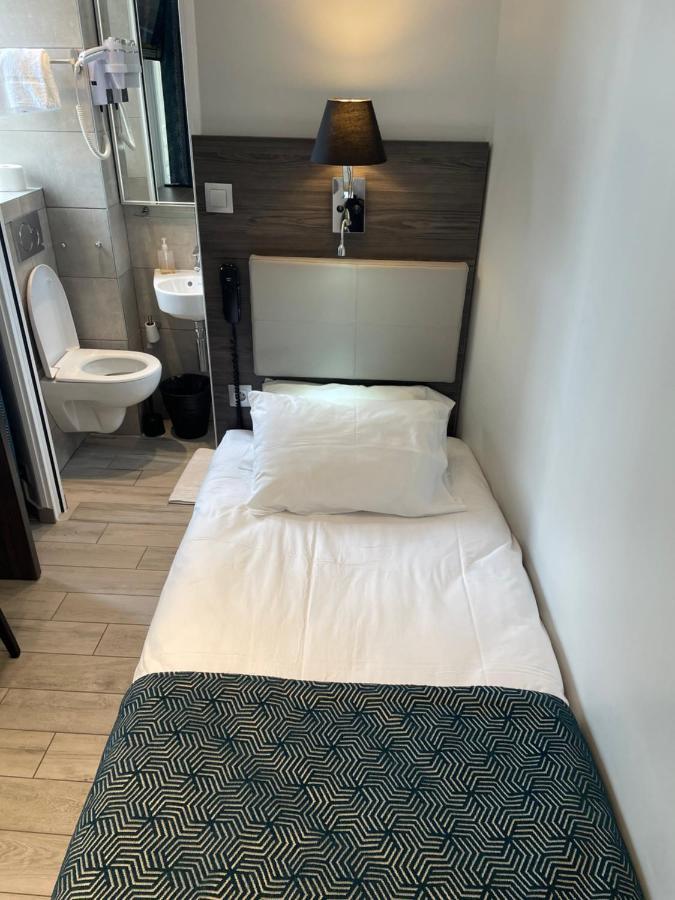 Standard Single Room,1365126659:JPEG
