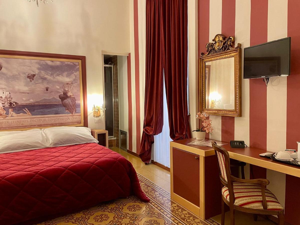 Deluxe Queen Room