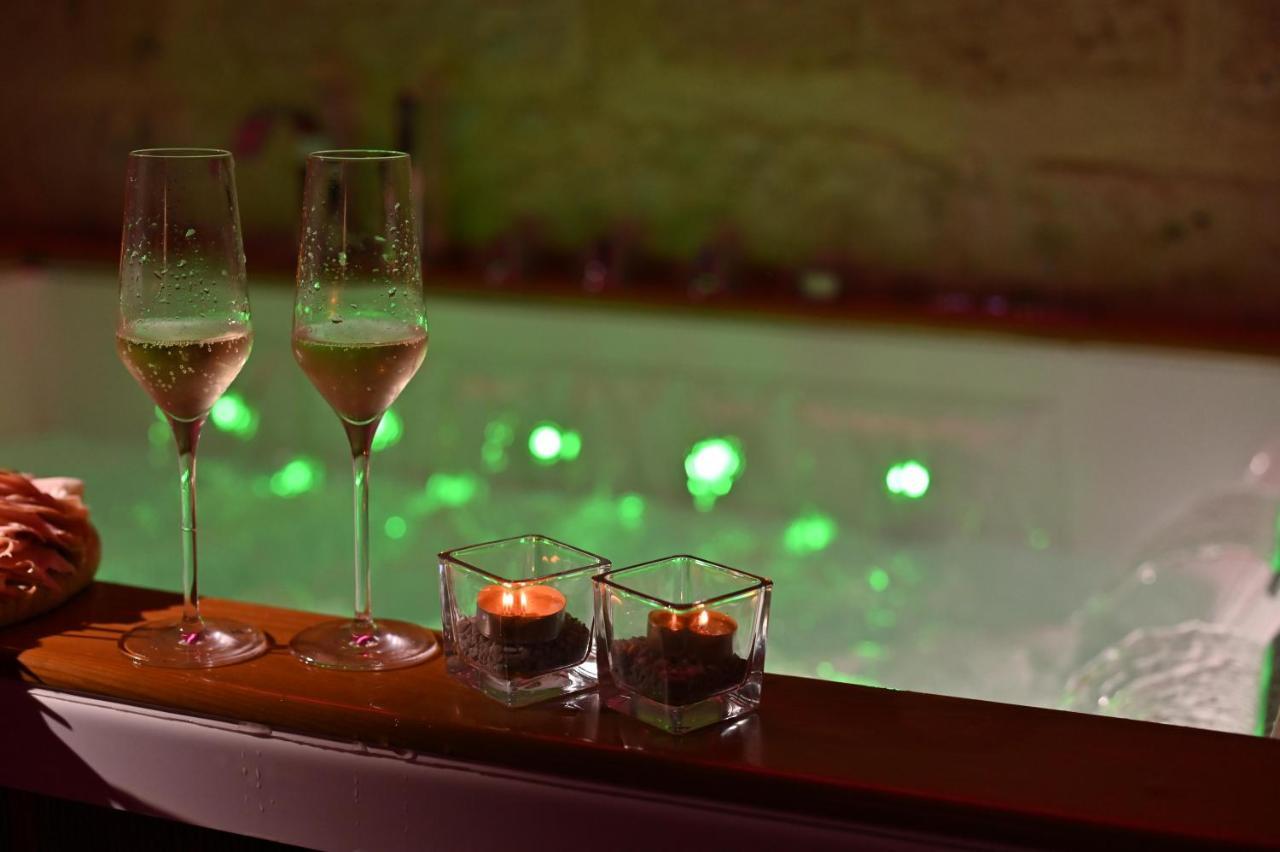 King Room Spa Bath