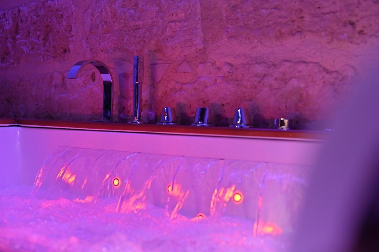 King Room Spa Bath