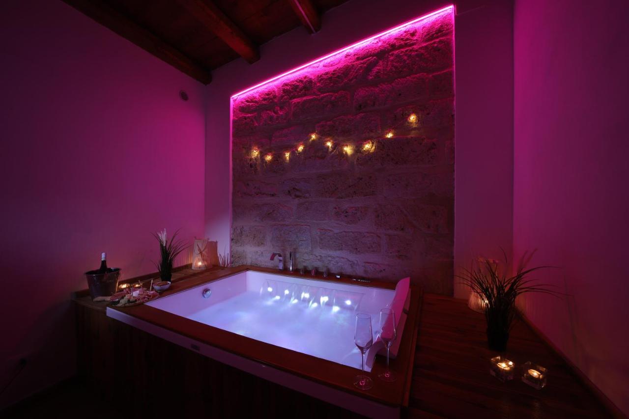 King Room Spa Bath