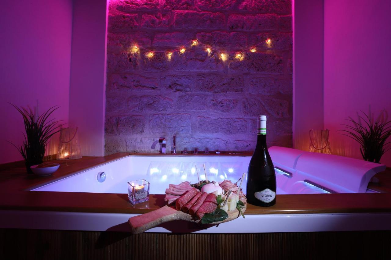 King Room Spa Bath