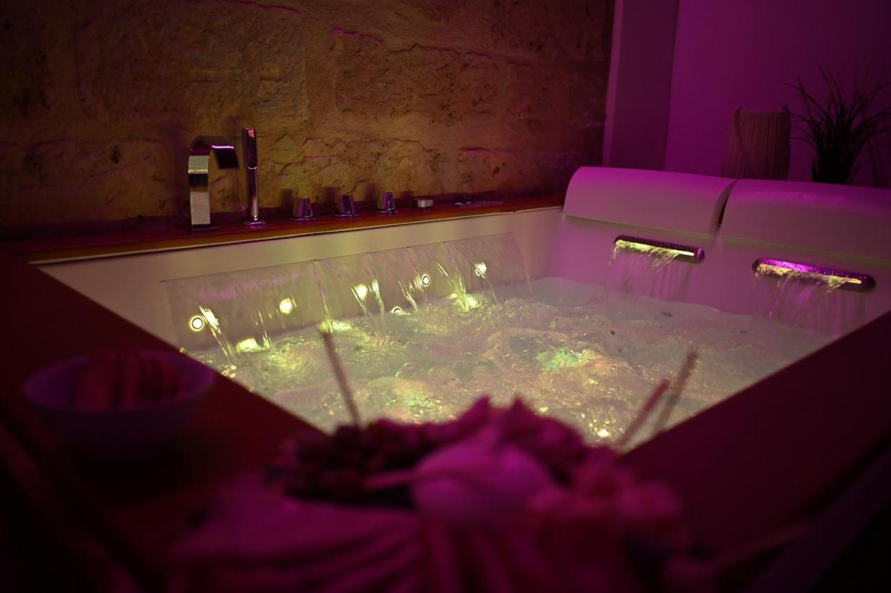 King Room Spa Bath