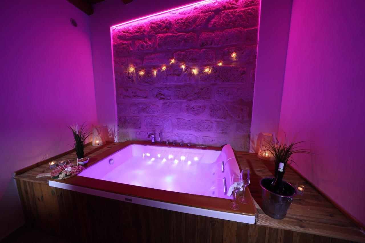 King Room Spa Bath