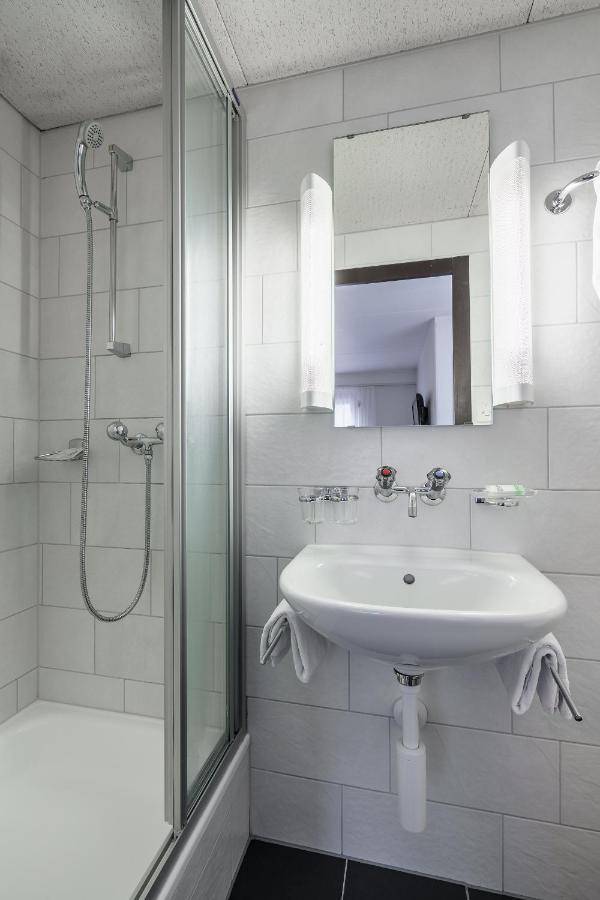 Single Room Shower