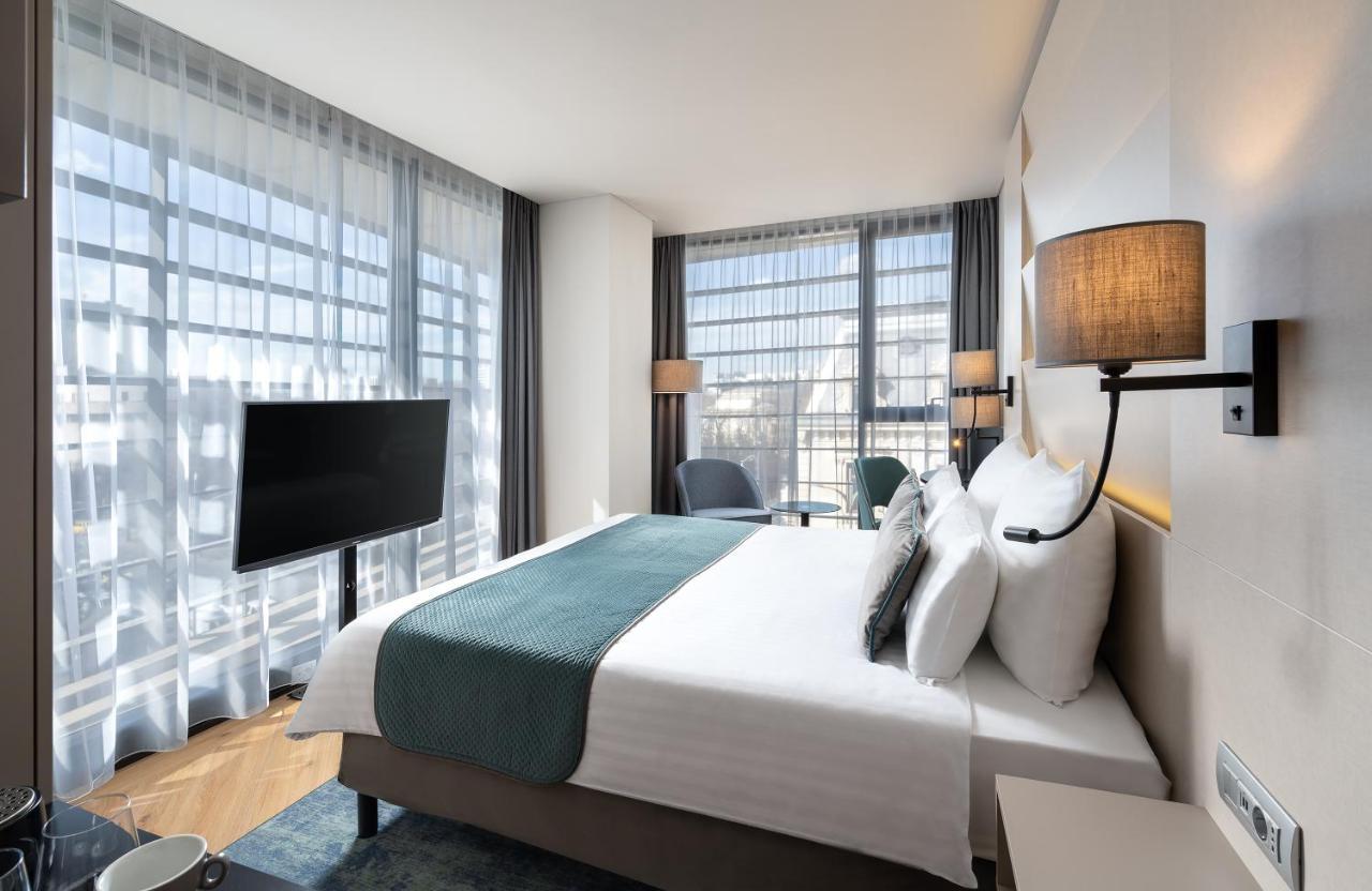 Deluxe Double Room,1382449793:JPEG