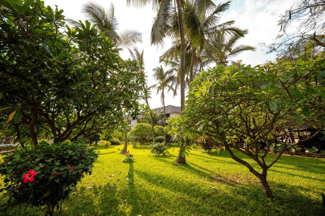 Queen Room Garden View