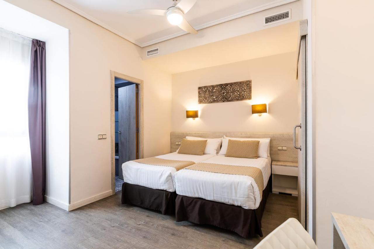 Triple Room (3 Adults),1391900330:JPEG