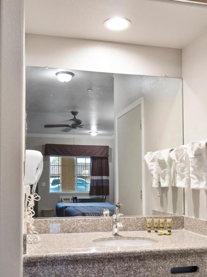 Deluxe Queen Room with Two Queen Beds,1395258437:JPEG