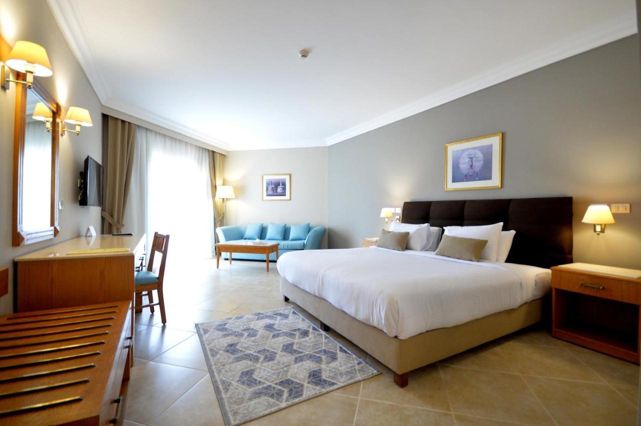 Deluxe Double Room with Pool View,1612965984:JPEG