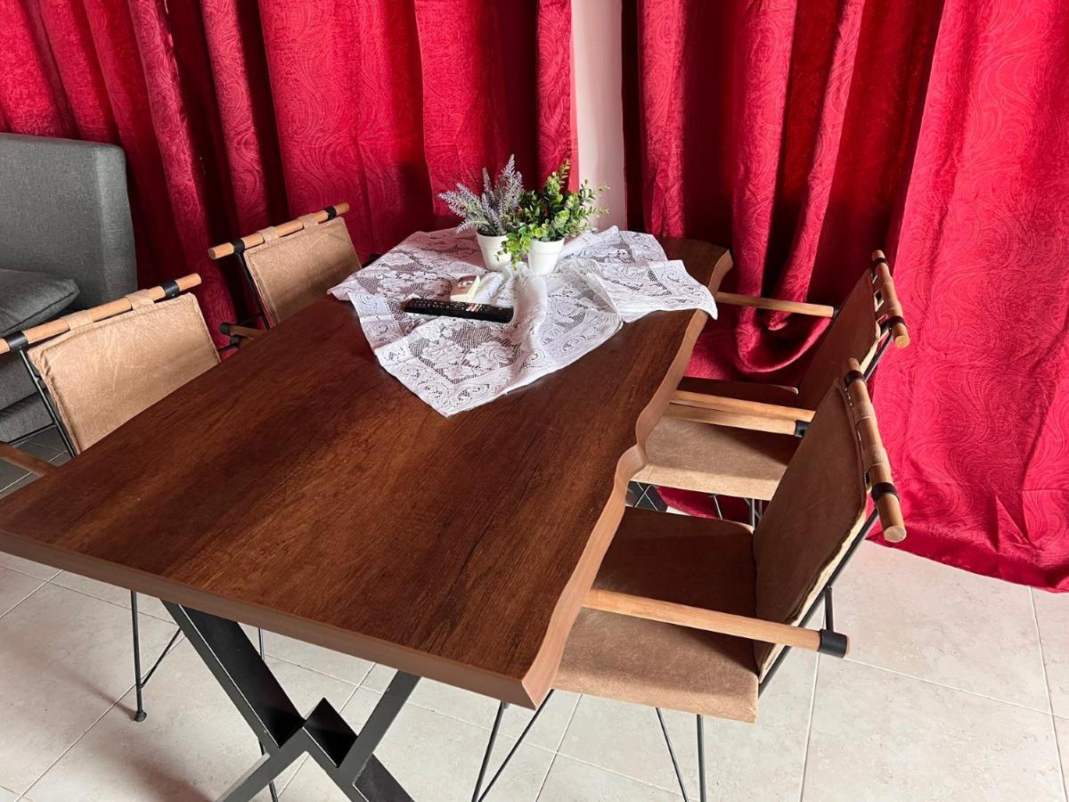 Two bedrooms apartment 6 car rental
