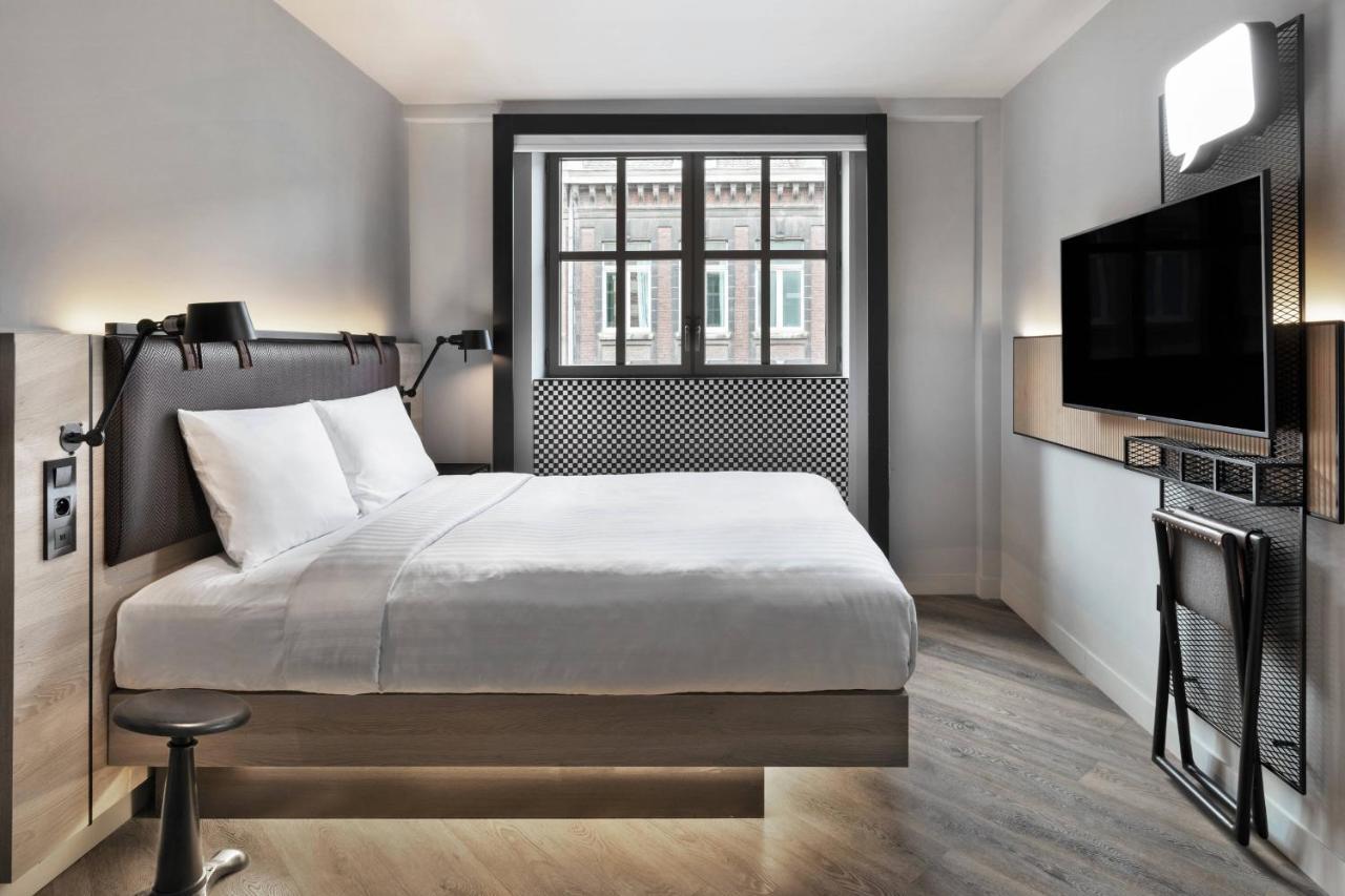 Moxy Sleeper Kamer met Queensize Bed