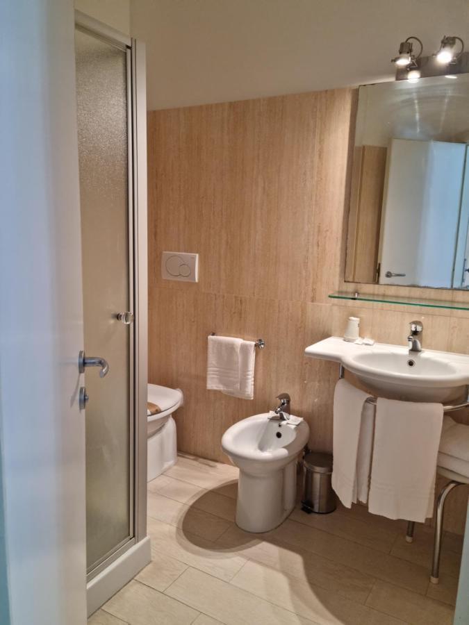 Large Double or Twin Room,1416436542:JPEG