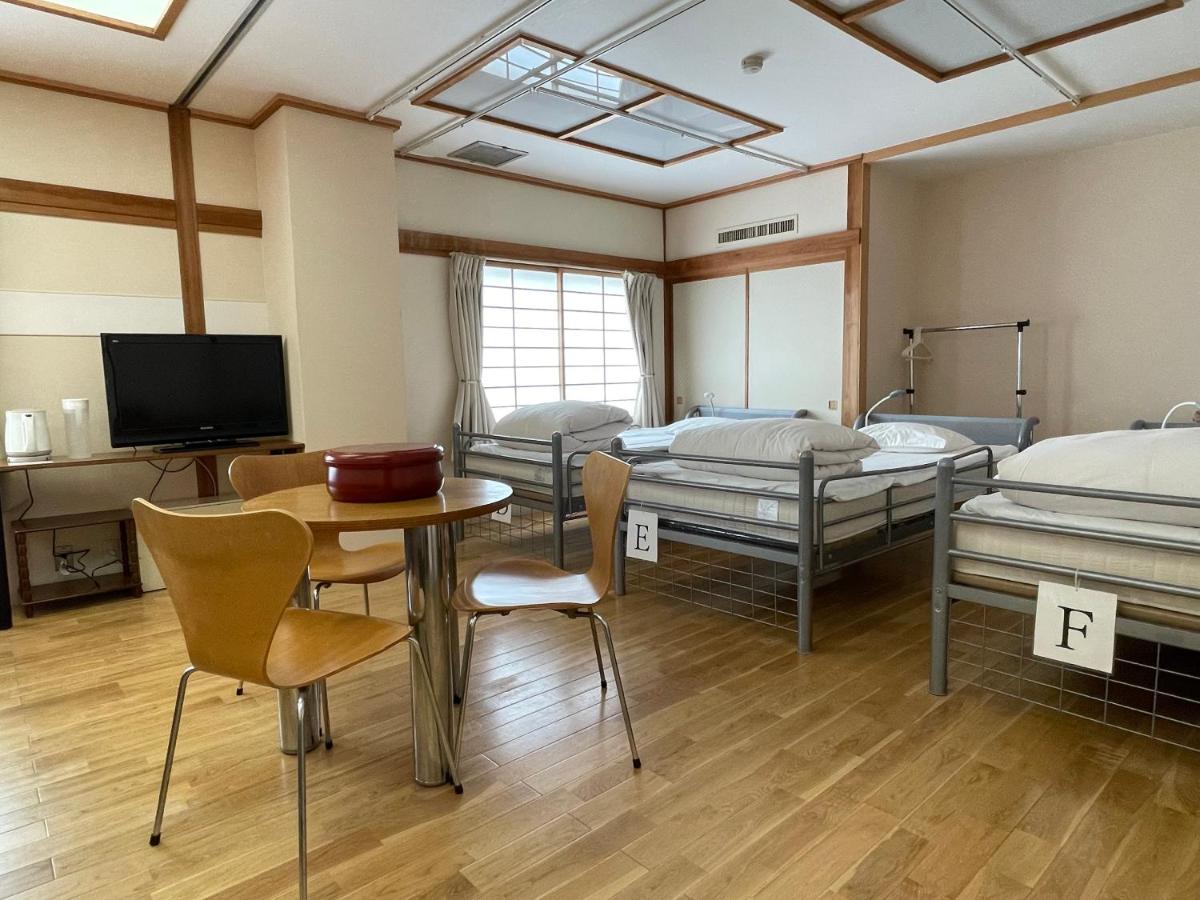 Standard Family Room,1406944310:JPEG