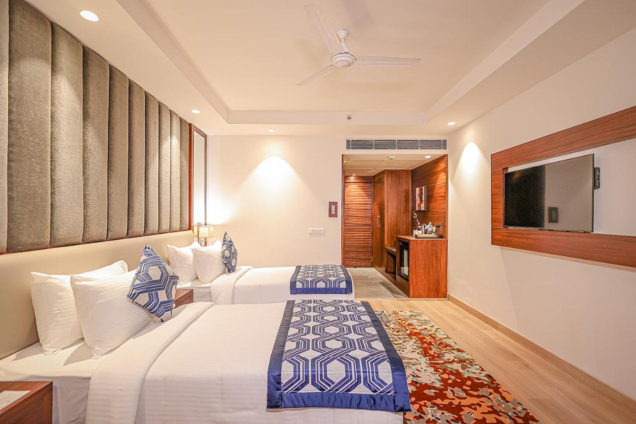 Executive Double Room Enjoy Happy Hours 21 Timing 3 pm 7 Pm,1410080660:JPEG