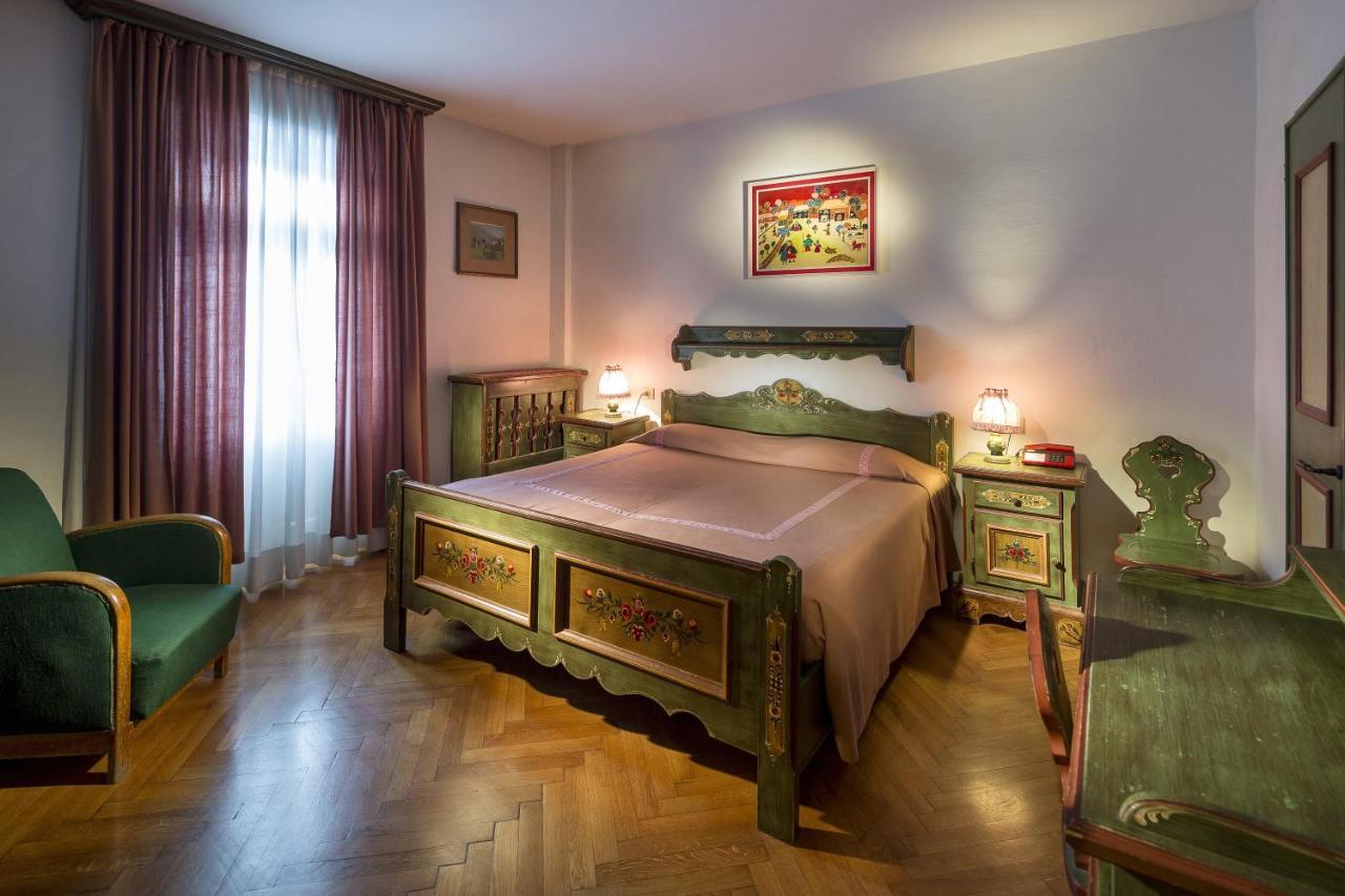 Standaard Tweepersoonskamer met 1 of 2 Bedden en Balkon