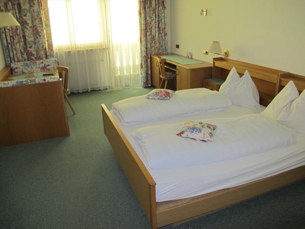 Large Double Room,142013445:JPEG